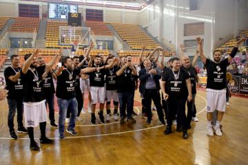 Νίκος Μπουνάκης Συγχαρητήρια Νίκου Μπουνάκη στην ομάδα Μπάσκετ του ΟΦΗ για την άνοδο Photo Gallery 2